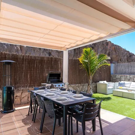 Chil - Luxury With Heated Pool And Bbq Villa