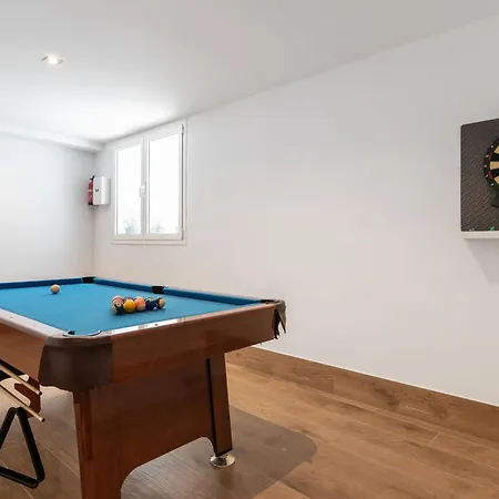 Chil - Luxury With Heated Pool And Bbq Villa *